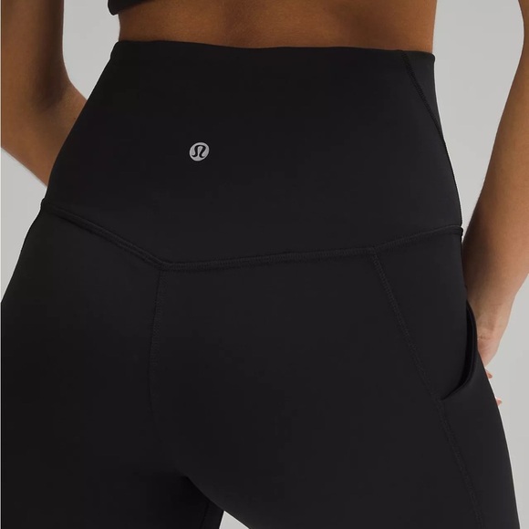 Lululemon Aligns 25” with Pockets - Picture 2 of 11